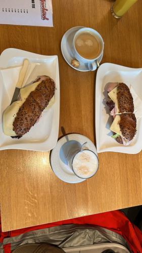 Gross-79D36BEA-ED72-447A-8FDF-5F13D81D5535